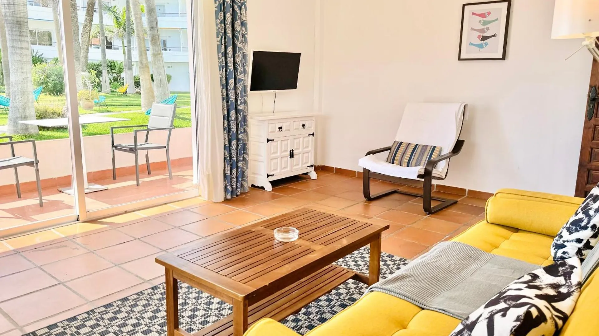 Apartamentos Playa Torrecilla Nerja
