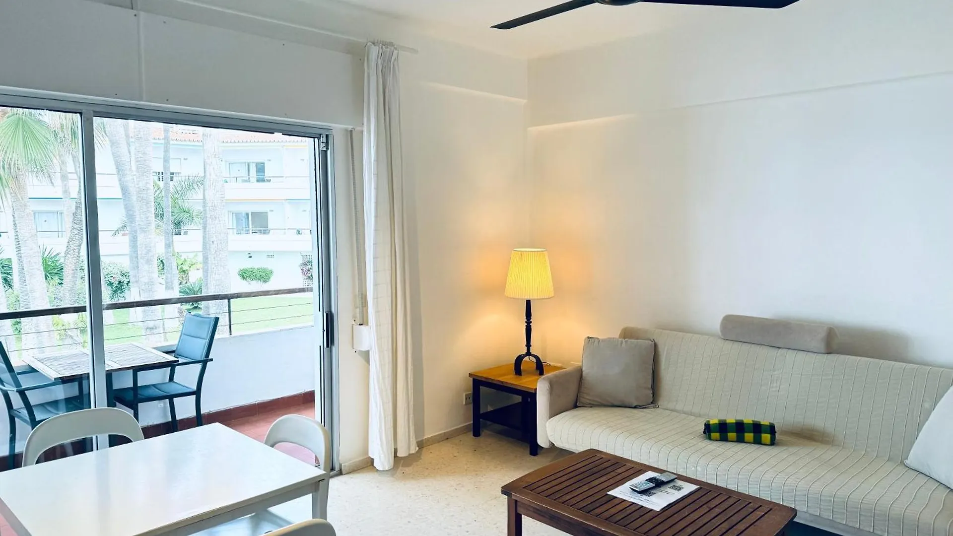 Apartamentos Playa Torrecilla Nerja